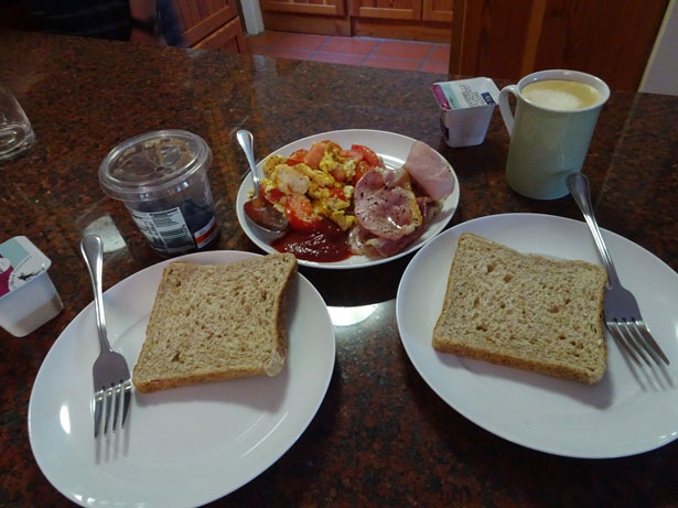 カノンコップのゲストハウスでの朝食